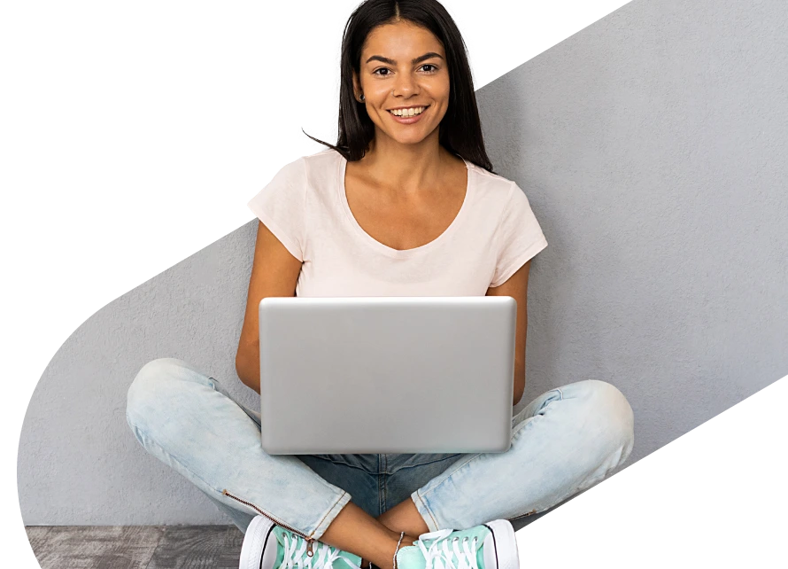 Lady smiling with laptop
